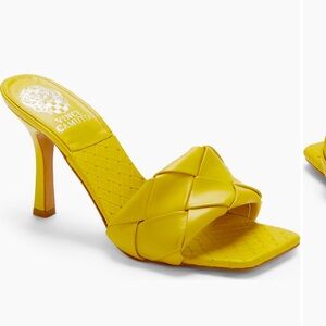 NWOB Vince Camaro Brelani braided-strap sandals size 9
Never worn.